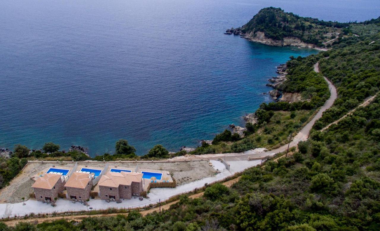 Amousso Beach Villas Marantochori ภายนอก รูปภาพ